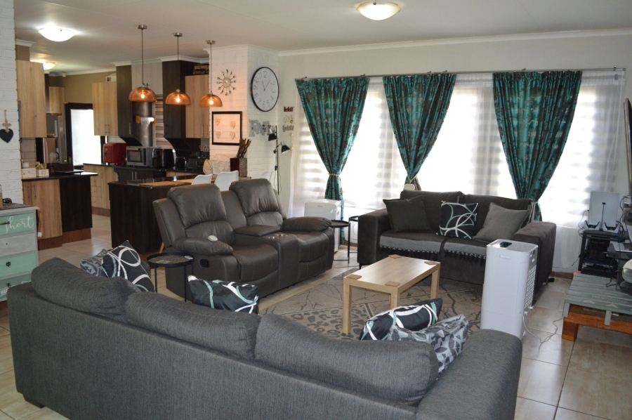 3 Bedroom Property for Sale in Doringkruin North West